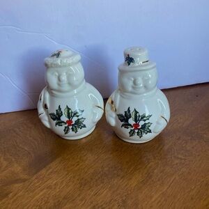 Vintage Baum Bros Salt & Pepper Shakers Snowman